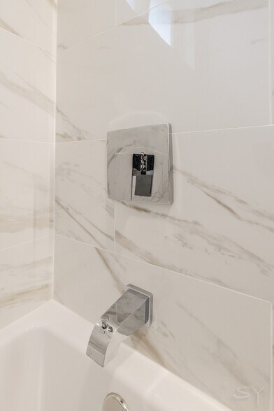 More Photos Of 623 Hamlin Ave, Chicago Apartments For Sale