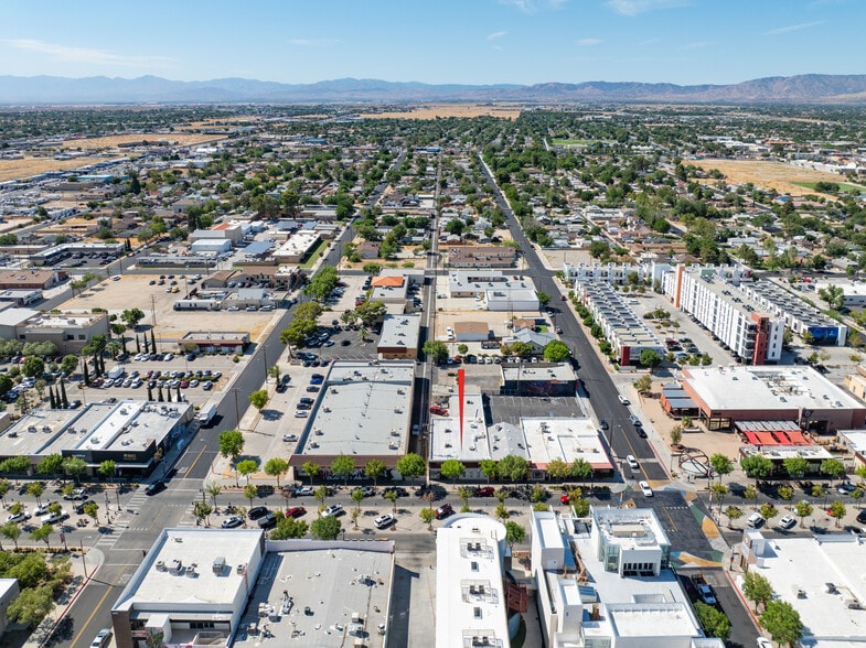 More Photos Of 656 W Lancaster Blvd, Lancaster Restaurant For Sale