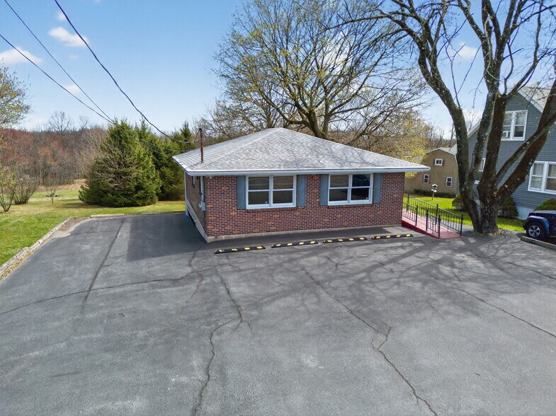 More Photos Of 6534 Sullivan Trl, Wind Gap Office For Sale