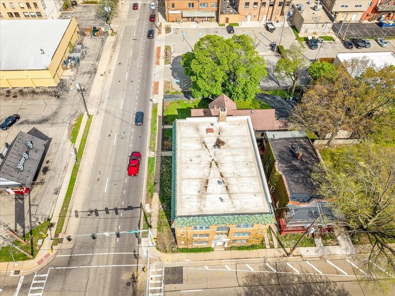 More Photos Of 204 S 6th St, Rockford Apartments For Sale