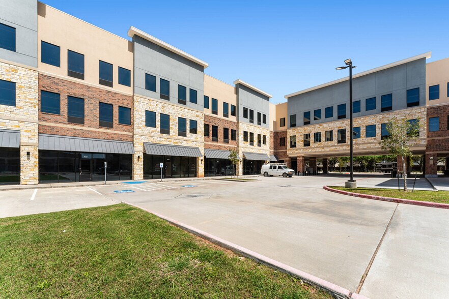 More Photos Of 4899 Highway 6, Missouri City Restaurant For Sale