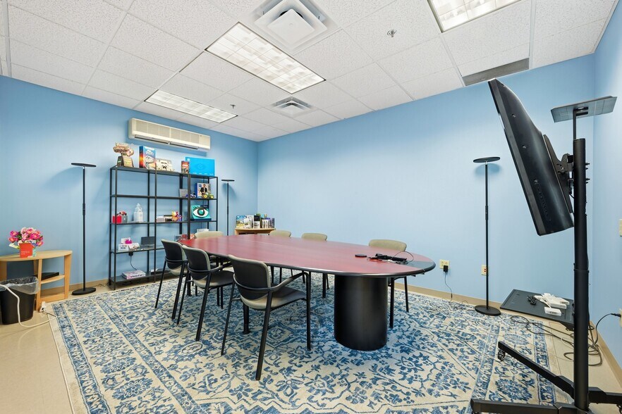 More Photos Of 38 Plains Rd, Essex Light Manufacturing For Lease