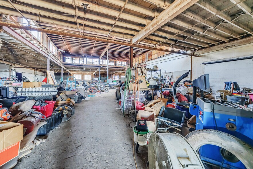 More Photos Of 305 W Trigg Ave, Memphis Warehouse For Sale