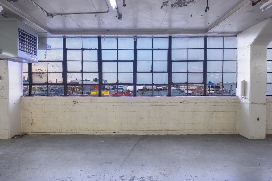 More Photos Of 218 Newell St, Brooklyn Manufacturing For Lease