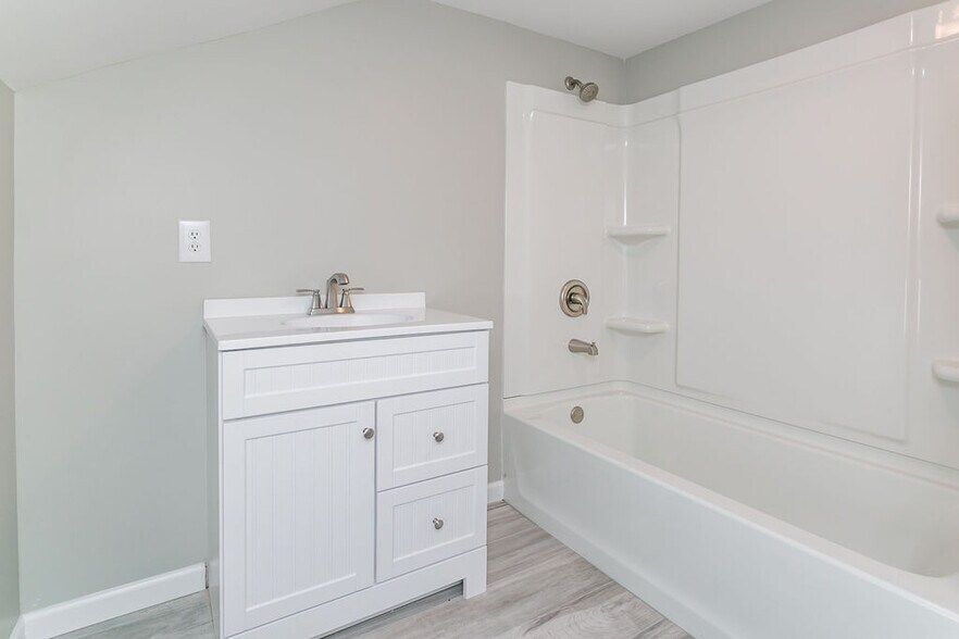 More Photos Of 4527 South St, Jamesville General Retail For Sale