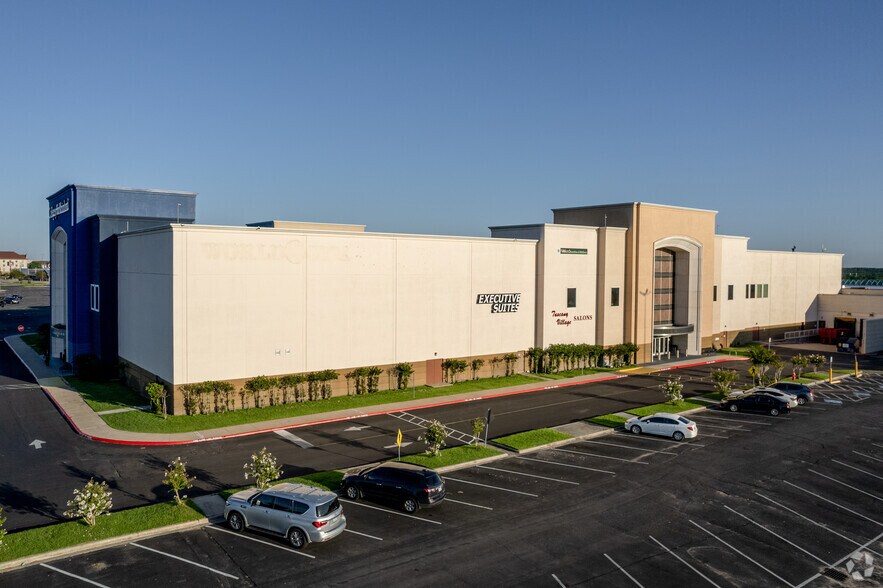 More Photos Of 10000 Emmett F Lowry Expy, Texas City Unknown For Lease