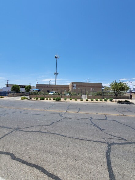 More Photos Of 801 Pendale Rd, El Paso Distribution For Sale