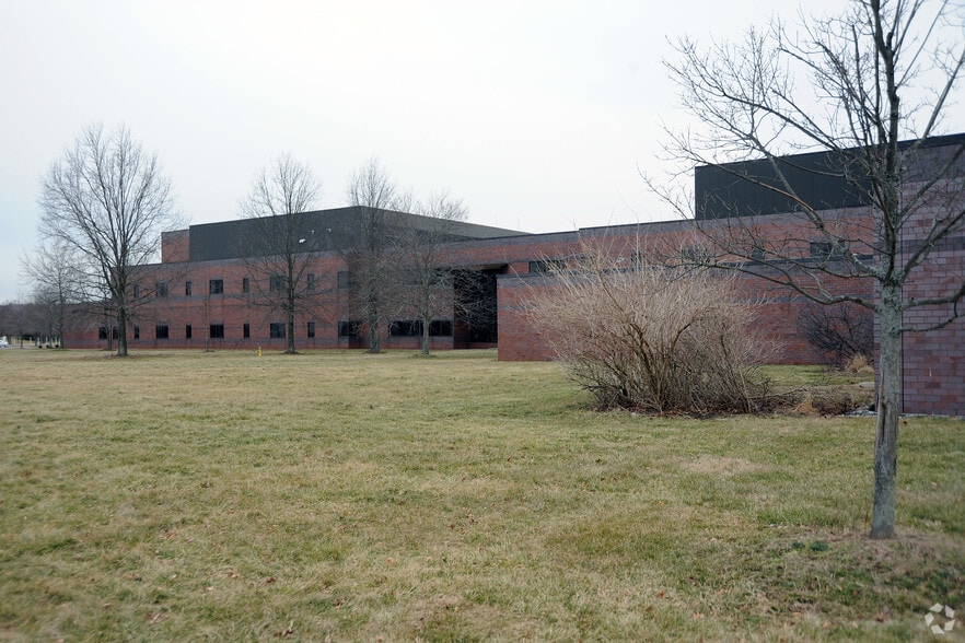 More Photos Of 865 Ridge Rd, Monmouth Junction Office For Lease