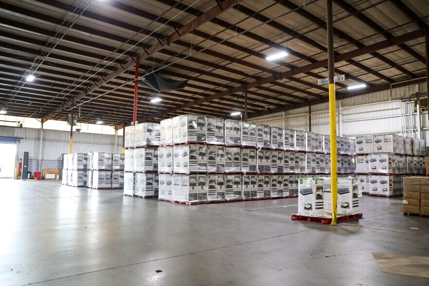 More Photos Of 24 Herring Rd, Newnan Warehouse For Sale
