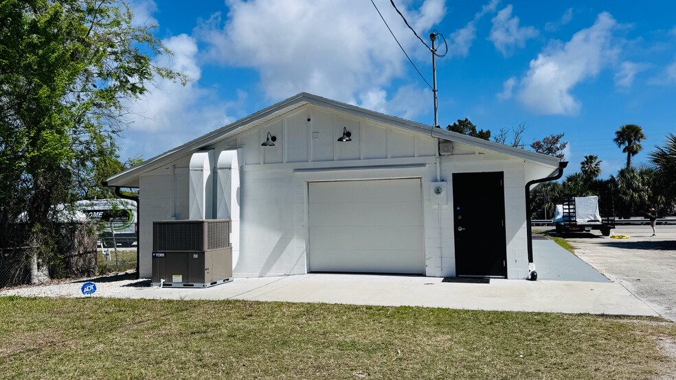 More Photos Of 1012 N Nova Rd, Daytona Beach Industrial For Sale