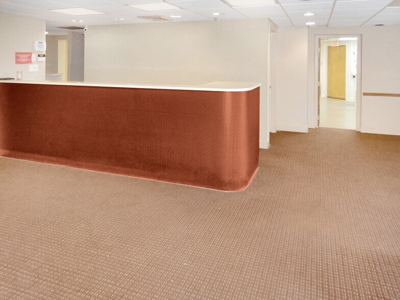 More Photos Of 8950 Krewstown Rd, Philadelphia General Retail For Sale