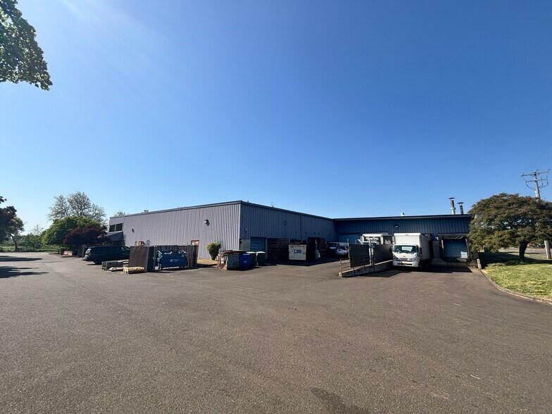 More Photos Of 1852 Fescue St SE, Albany Office For Sale