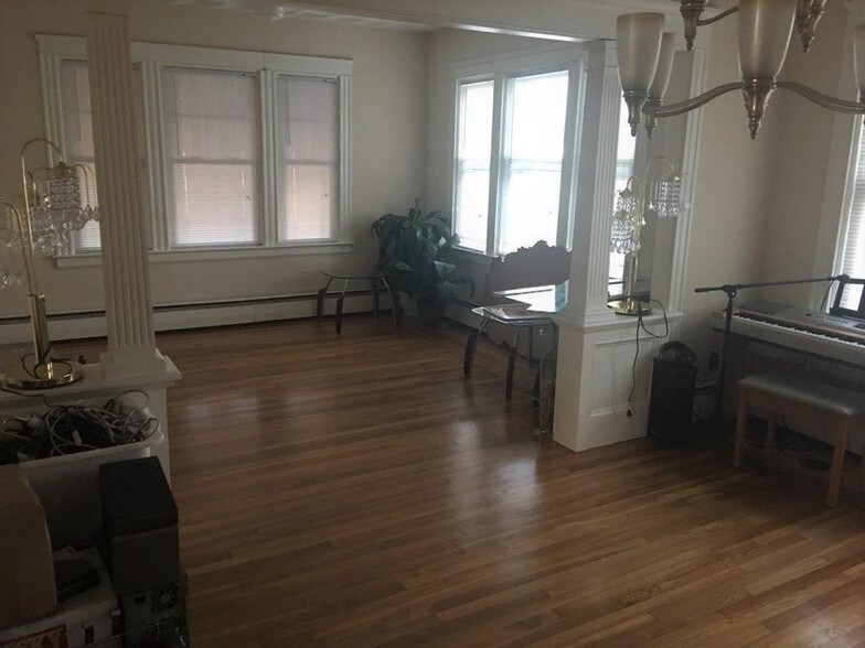 More Photos Of 380 Taunton Ave, East Providence Restaurant For Sale