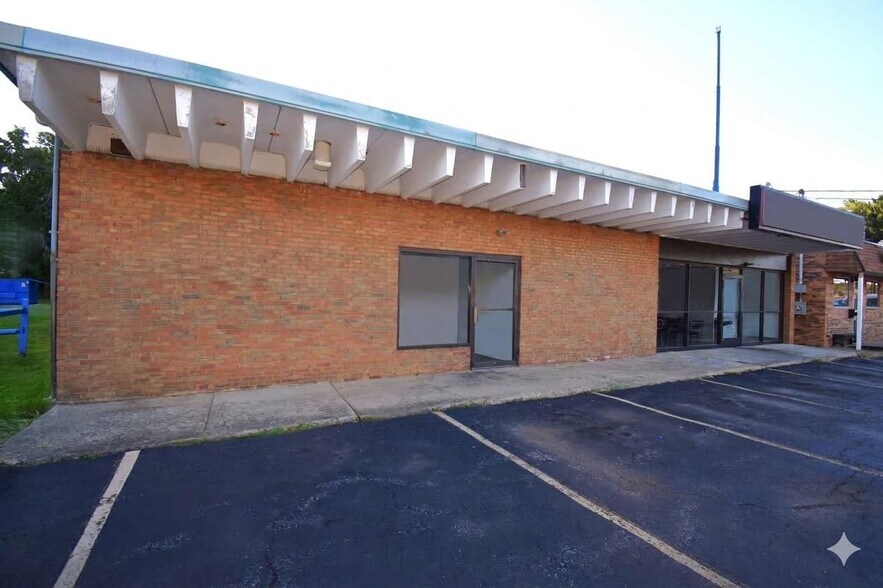 More Photos Of 1305 S Raccoon Rd, Youngstown Storefront Retail Office For Lease