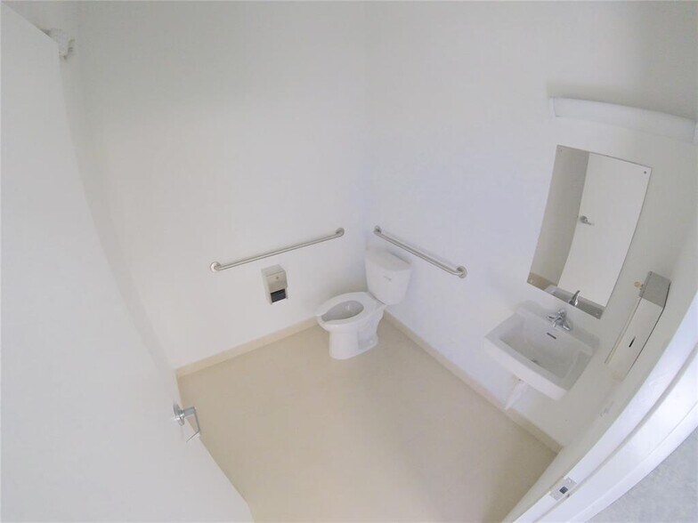 More Photos Of 2195 SW 101st Ave, Miramar Storefront For Lease