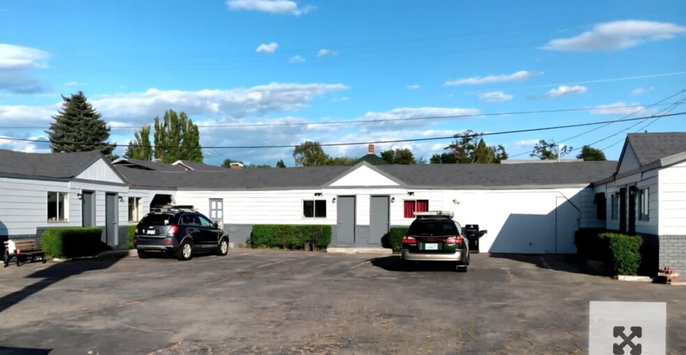 More Photos Of 407 W 1st Ave, Ritzville Hotel For Sale