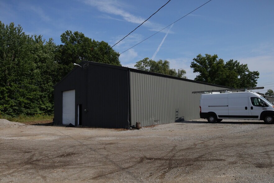 More Photos Of 6071 Branch Hill Guinea Rd, Milford Warehouse For Lease