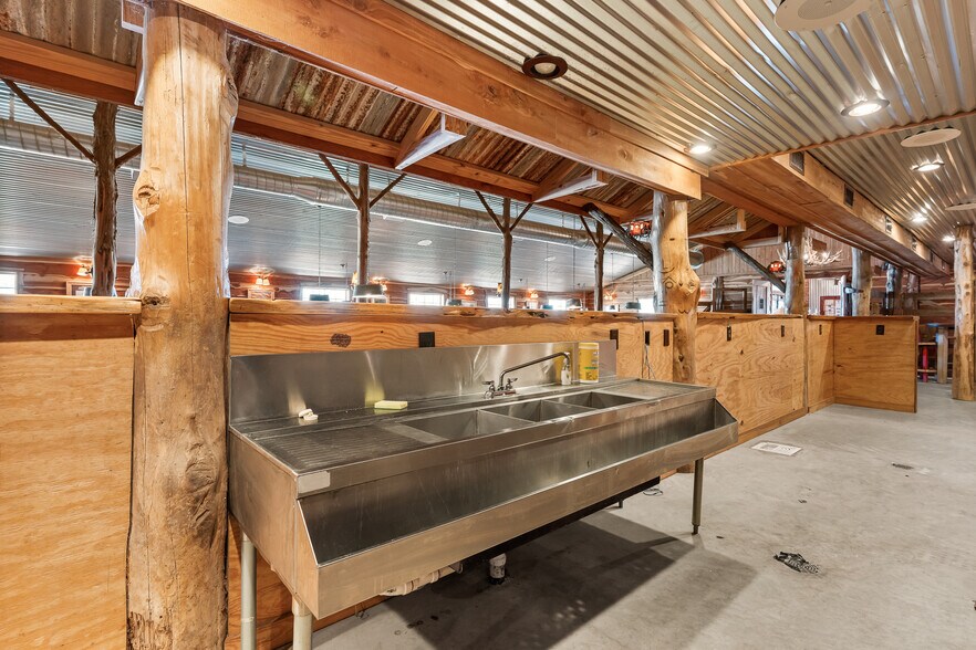 More Photos Of 2692 Highway 105 W, Navasota Sports And Entertainment For Sale