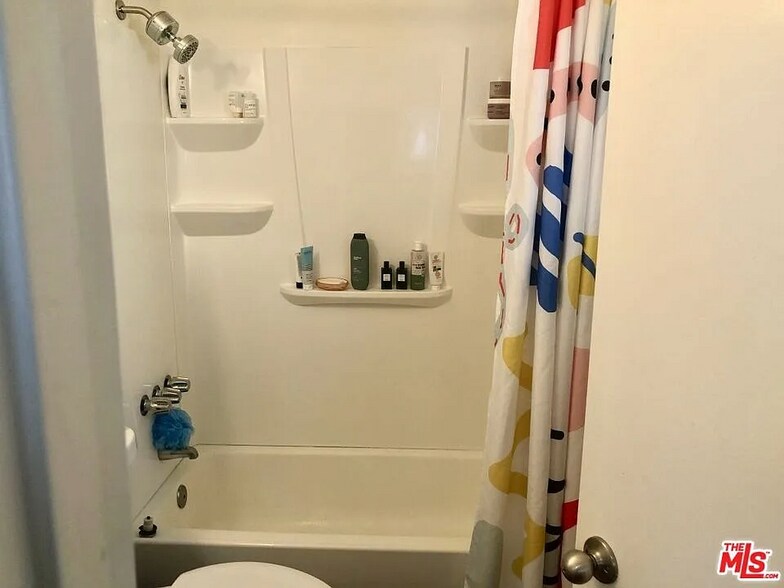 More Photos Of 834 Laguna Ave, Los Angeles Multifamily For Sale