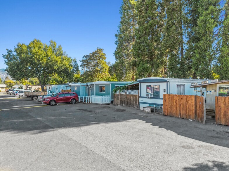 More Photos Of 1275 Rogue River Hwy, Grants Pass Manufactured Housing Mobile Home Park For Sale