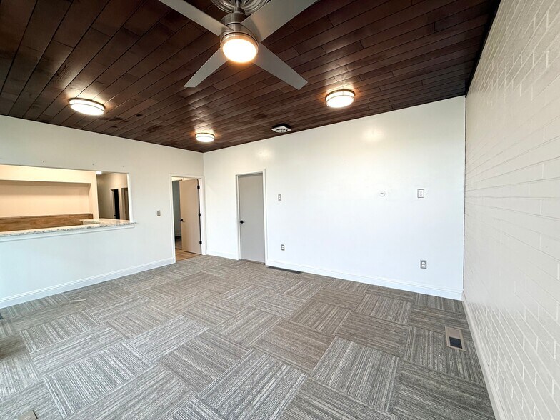 More Photos Of 2427 W Falls Ave, Kennewick Medical For Lease