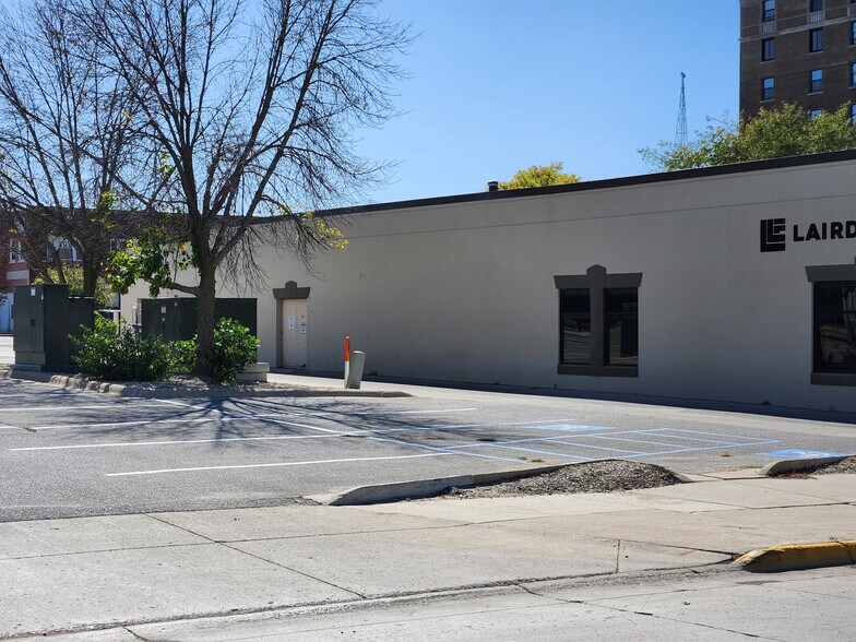 More Photos Of 305 N Federal Ave, Mason City Freestanding For Sale