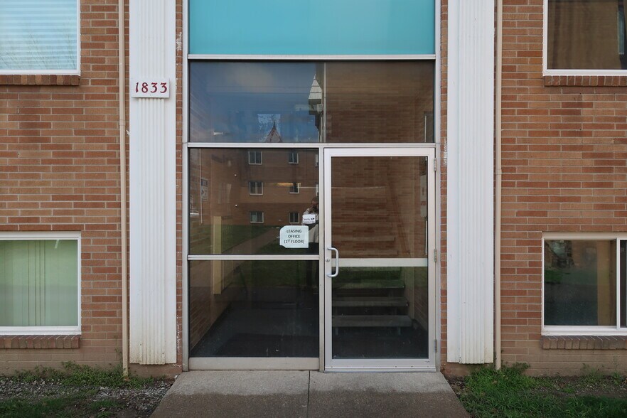 More Photos Of 1833-1845 E 31st St, Lorain Apartments For Sale