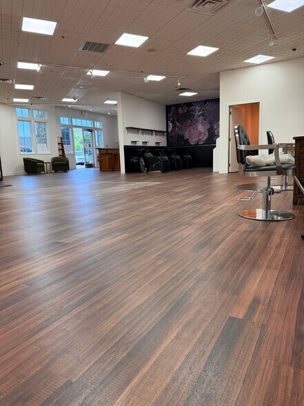 More Photos Of 451-465 Canyon del Rey Blvd, Del Rey Oaks Unknown For Lease