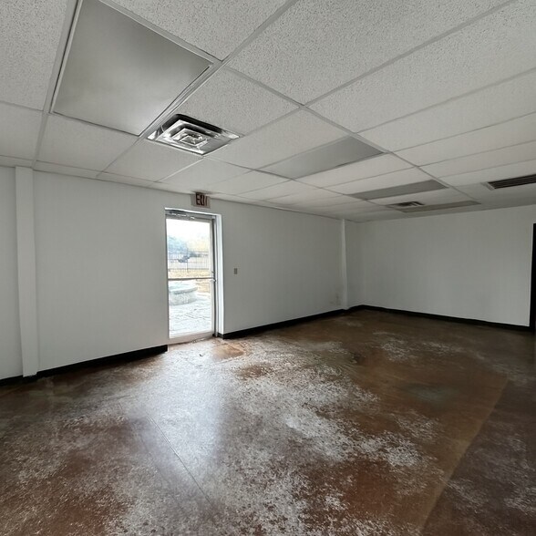 More Photos Of 1116 S 129th East Ave, Tulsa Warehouse For Sale