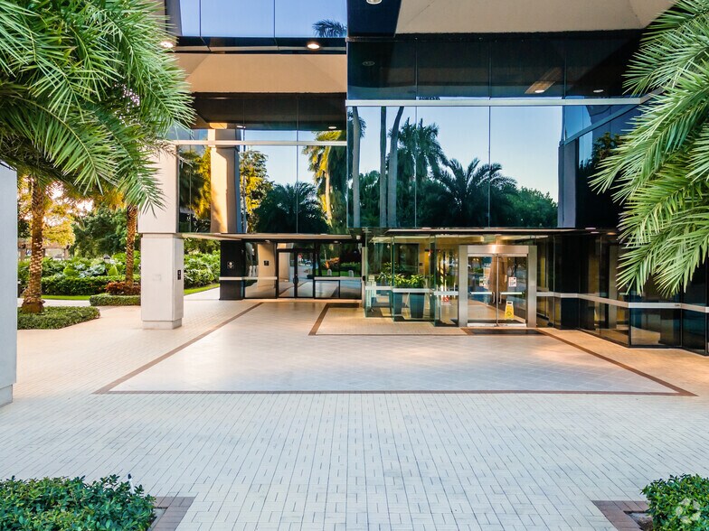 More Photos Of 3400 Lakeside Dr, Miramar Unknown For Lease