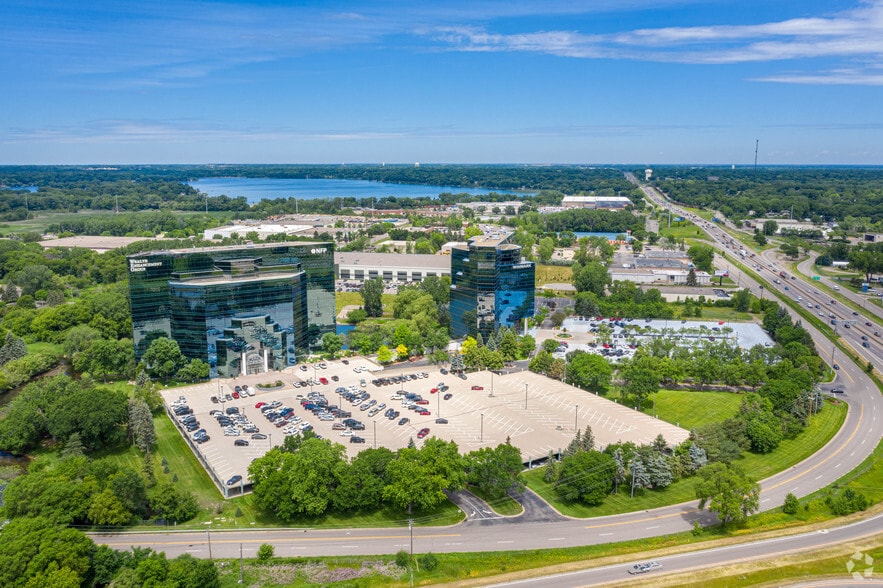 More Photos Of 605 US-169, Plymouth Medical For Lease
