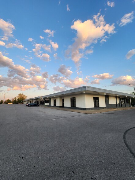 More Photos Of 530-616 E 46th St N, Tulsa Unknown For Lease