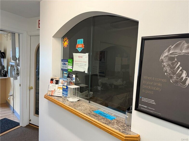 More Photos Of 140 Eastern Blvd, Watertown Office For Sale