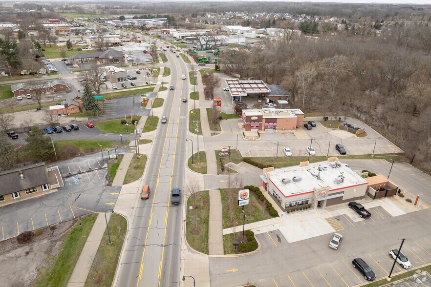 More Photos Of 837 W Chicago Blvd, Tecumseh Fast Food For Sale