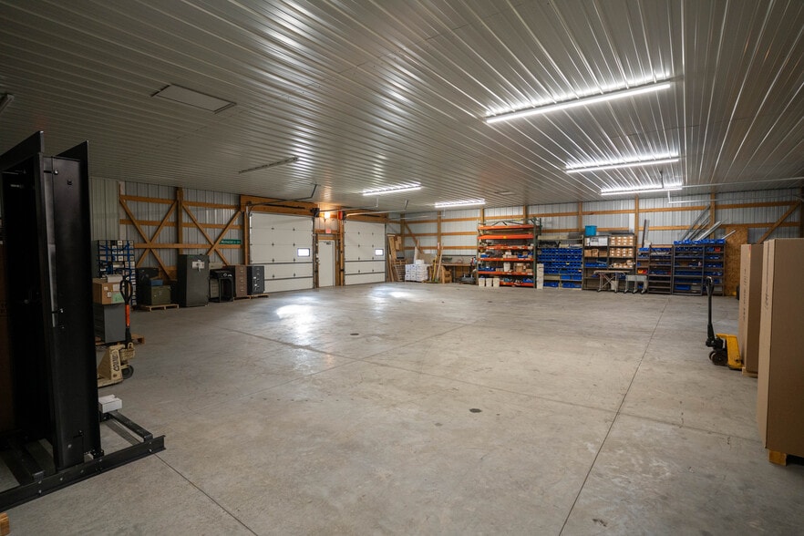 More Photos Of 200 S Memorial Dr, Independence General Retail For Lease