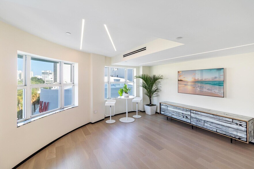More Photos Of 605 Lincoln Rd, Miami Beach Office Residential For Sale