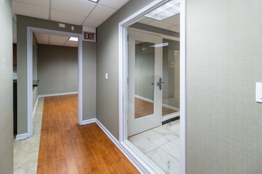 More Photos Of 2400 N Ashland Ave, Chicago Medical For Lease