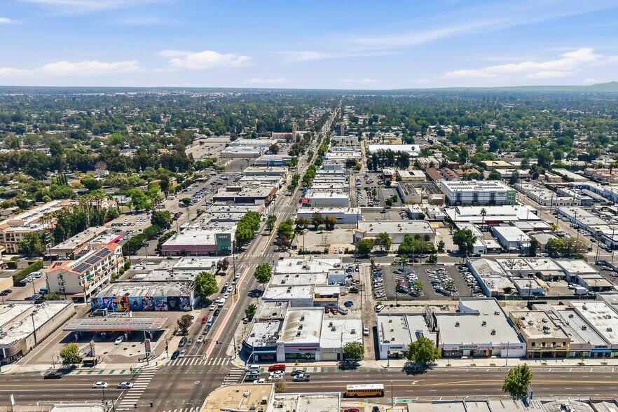 More Photos Of , Reseda General Retail For Sale