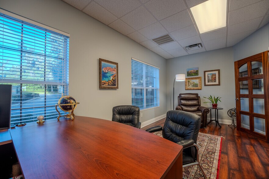 More Photos Of 523 Wekiva Commons Cir, Apopka Office For Sale