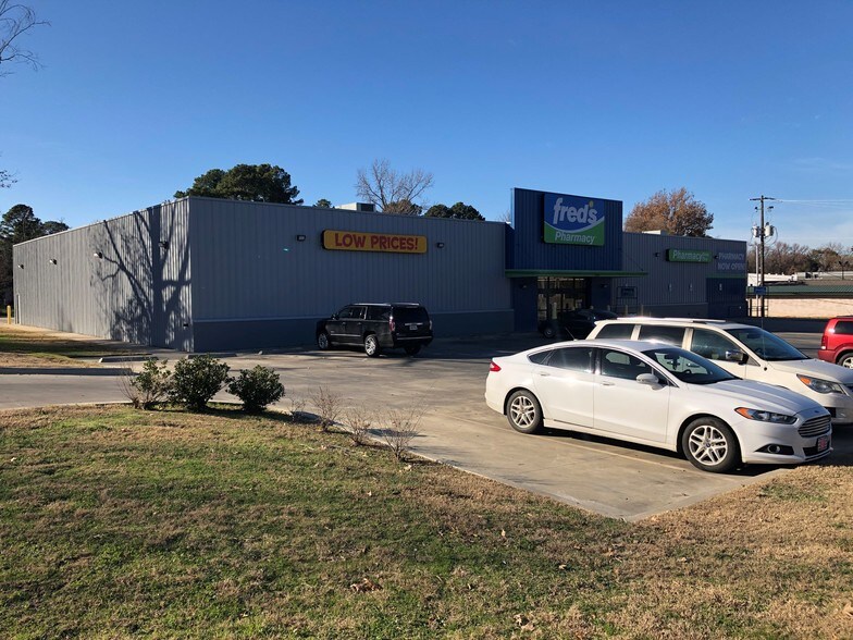 Primary Photo Of 1190 S Arkansas St, Springhill Drugstore For Lease
