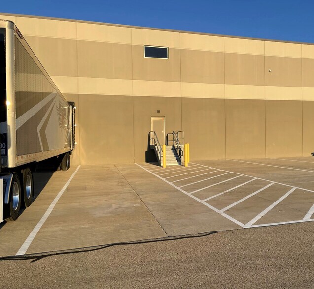 More Photos Of 25005 Joe Meier Pky, Salem Manufacturing For Lease