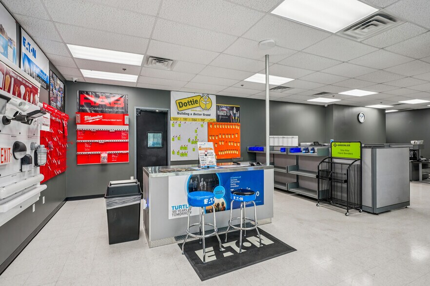 More Photos Of 2251 Picadilly Dr, Austin Warehouse For Lease