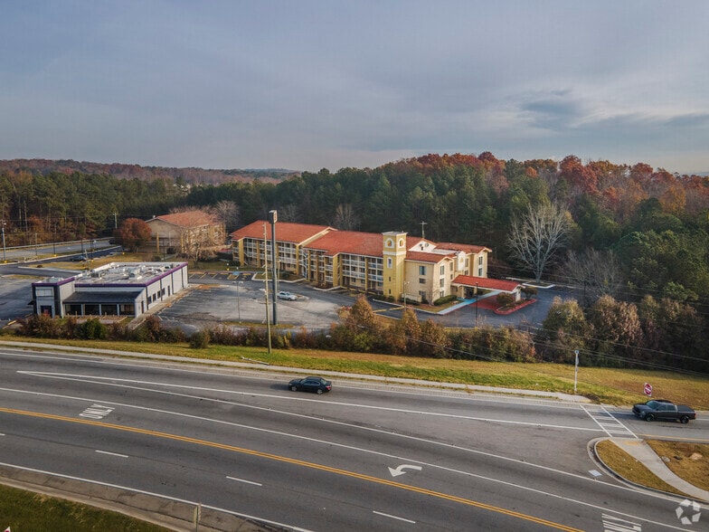 More Photos Of 7377 Six Flags Dr, Austell Hotel For Sale