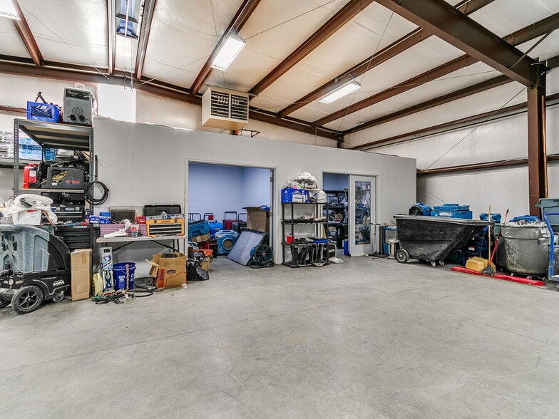 More Photos Of 1064 Industrial Dr, Yukon Light Distribution For Lease