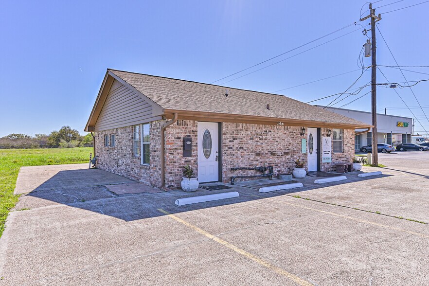 Primary Photo Of 5001 Luella Ave, Deer Park Office For Sale