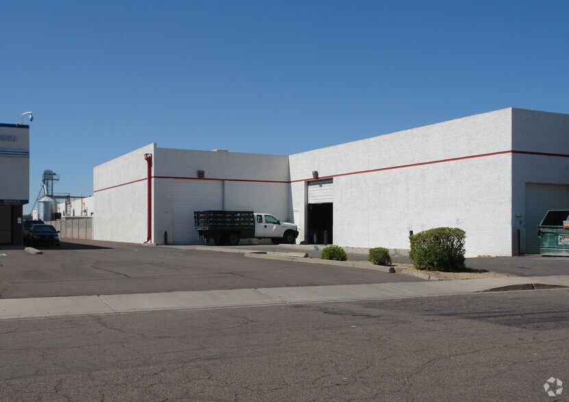 More Photos Of 3745 E Wier Ave, Phoenix Warehouse For Lease