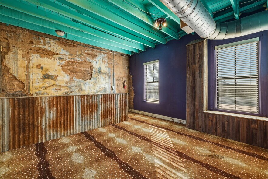 More Photos Of 318 N Chadbourne St, San Angelo Storefront For Sale