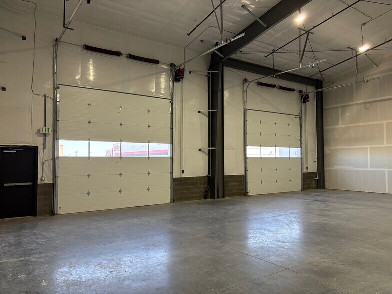 More Photos Of 6509 W. Rio Grande, Kennewick Showroom For Lease