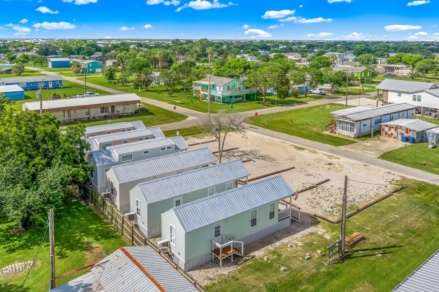 More Photos Of 702 8th St, Port Lavaca Manufactured Housing Mobile Home Park For Sale