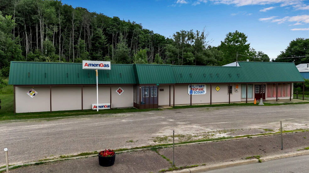 Primary Photo Of 524 Pine St, South Dayton Freestanding For Sale